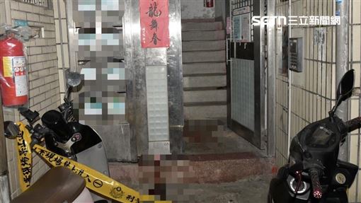 新／公公持刀追4F…砍死媳婦！屍癱樓梯