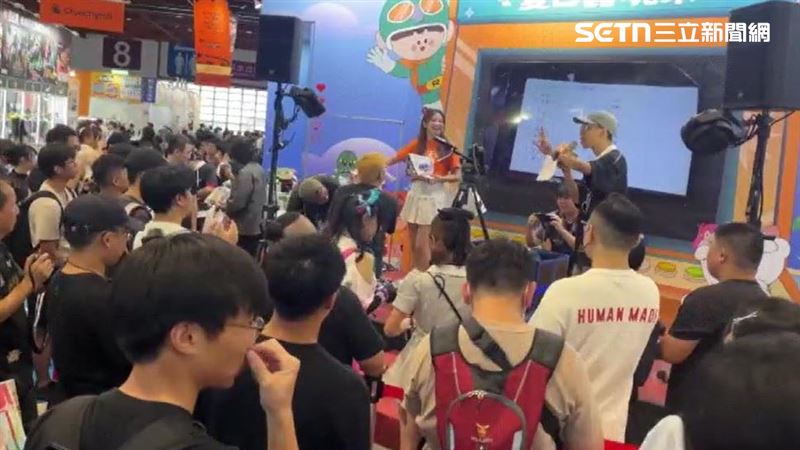2026漫畫博覽會最後一天引來許多「漁夫」強迫粉絲購買盜版商品