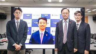 桃園千葉迎10年友誼　張善政送纏花紀念禮