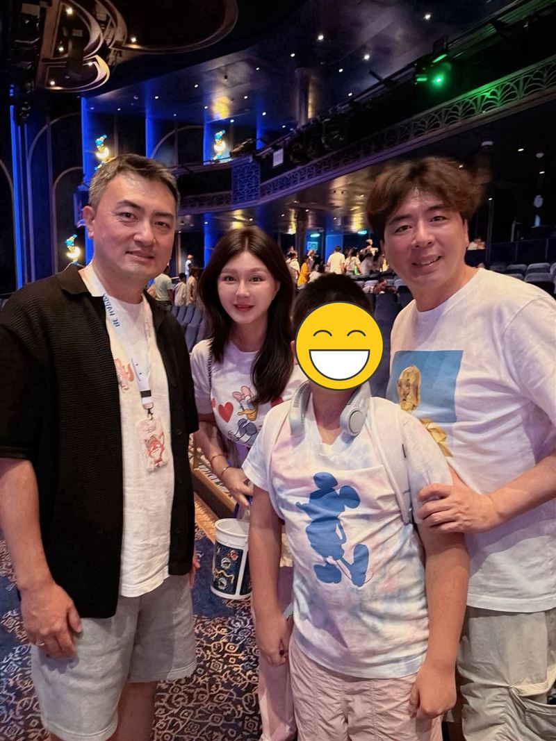 梁赫群（右起）、Stacey、老高。（圖／翻攝自梁太的婚顧生活臉書）