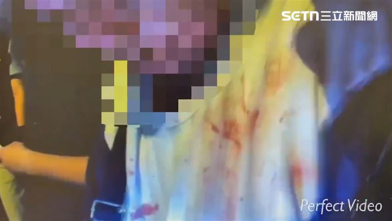 警方獲報後迅速趕抵現場將凶嫌逮捕，新北地檢署訊後認定其涉犯殺人及毀損屍體等重罪，向法院聲請羈押禁見。（圖／翻攝畫面）