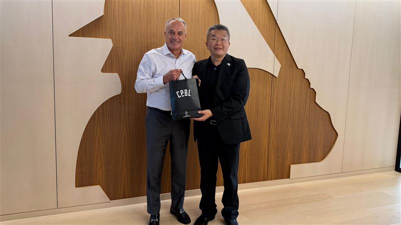 蔡其昌訪大聯盟　MLB海外賽下輪台灣優先