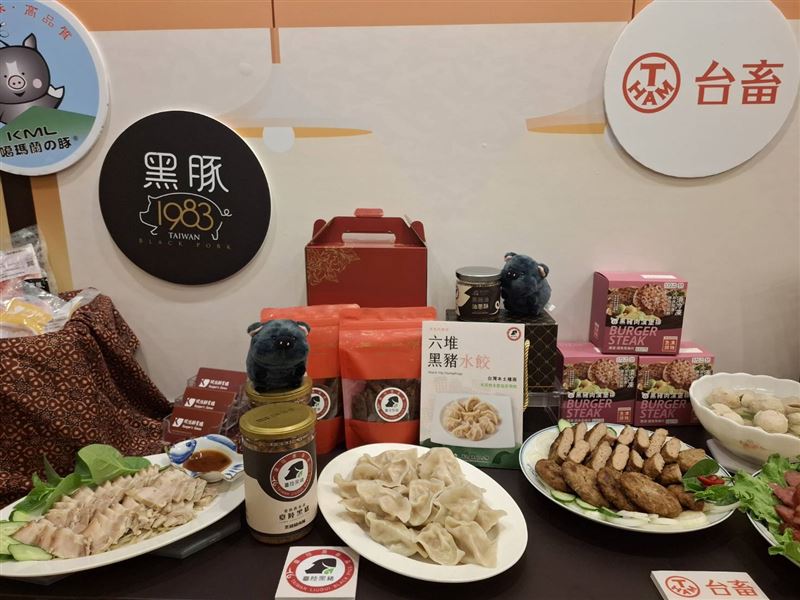 農業部今（28）日舉辦「臺灣黑豬&mdash;在地好豬 值得被看見」記者會，希望帶領民眾重新認識臺灣黑豬的風味特色、產業價值與飲食文化意涵。（圖／記者周佩怡攝影）