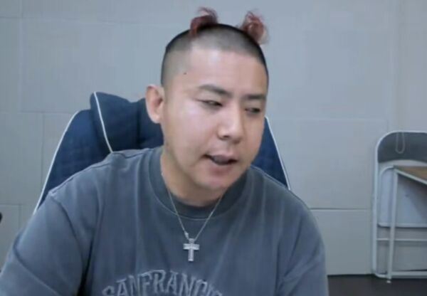 鐵球直播中認了非法賭博。（圖／翻攝自SOOP）