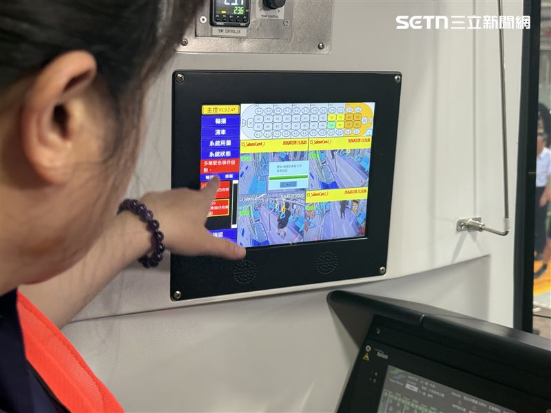 閉路電視系統能夠即時掌握旅客滯留情形。（圖／記者李育道攝影）