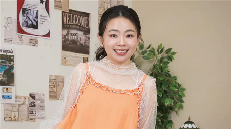 對此，一名具有15年成衣業經驗的業內人士發文分析，服飾產品從版型設計、布料選擇、印花修改到生產製作，通常都會留下打樣紀錄、修改版本及溝通資料，尤其品牌若有完整開發流程，更不應缺少相關文件。​（圖／翻攝自HAHABABY官網）