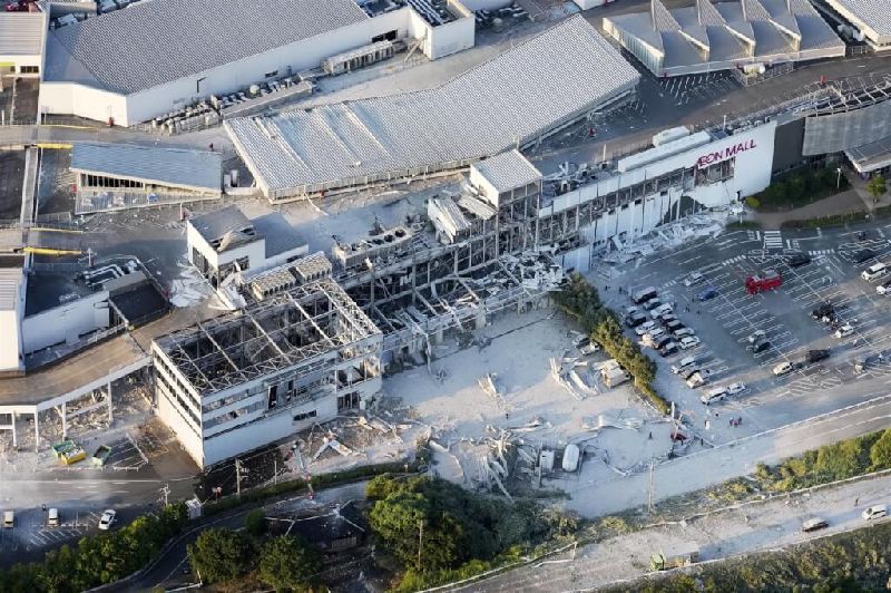 日本熊本縣28日下午發生規模7.1地震，位於熊本縣嘉島町的大型購物中心「永旺夢樂城熊本」震後傳出爆炸聲。（圖／中央社）