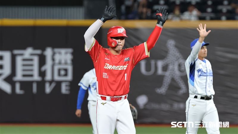 中職37年例行賽,味全龍左外野手陳子豪。(圖/記者劉彥池攝影)