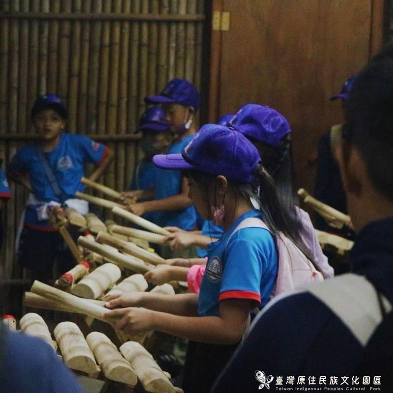 暑期體驗營解鎖風、火、山、林四大文化任務,並提供證書豐富學生歷程。(圖/翻攝畫面)