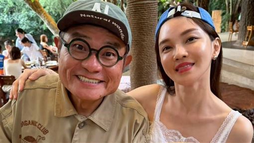男星結緣小24歲嫩妻　婚後敲金鐘放閃