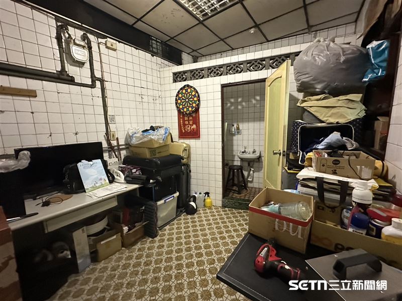 圖為豪哥居住的員工宿舍。張老闆堅持住宿絕不免費，他認為，適度負擔費用，才能讓更生人、街友及弱勢者學會為自己的生活負責，而非養成依賴。（圖／記者張雅筑攝）