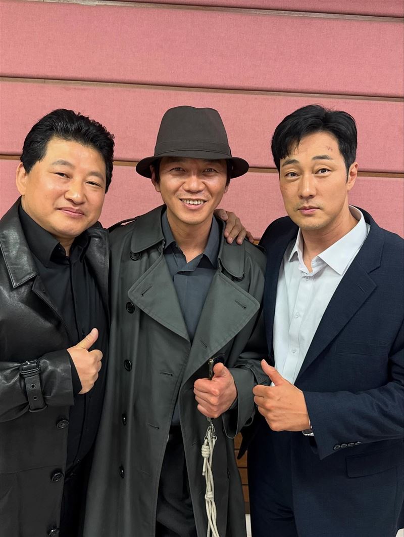 元炫埈在《金特務》中飾演國情院特殊任務局局長「螻蛄」。（圖／翻攝自IG @wonhyunjun_）
