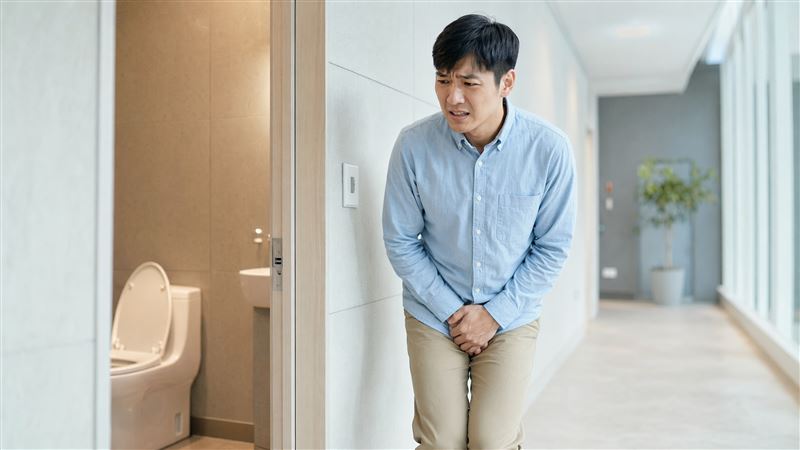 不是喝太多水！50歲男狂頻尿 醫揭5大地雷