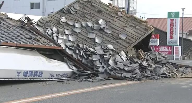 熊本強震累計34死，造成約150處觀光設施暫停開放，地方政府全面展開建築安全檢查。（圖／翻攝自熊本放送）