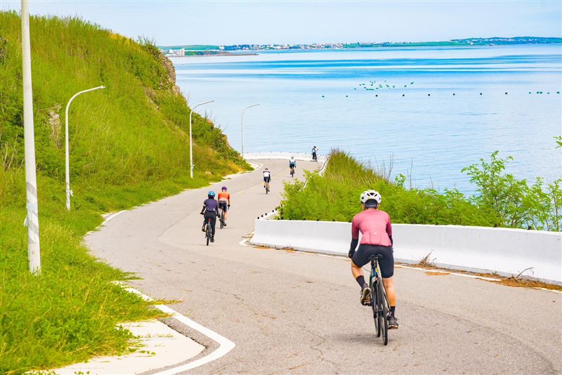 用雙腳品味海島魅力,2026澎湖秋季觀光運動休閒主題活動報名倒數。(圖/澎管處提供)