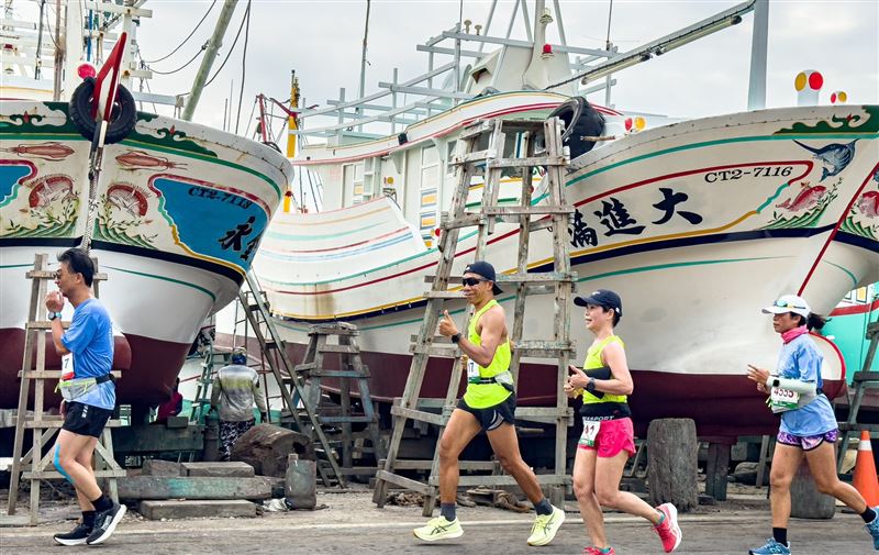 用雙腳品味海島魅力,2026澎湖秋季觀光運動休閒主題活動報名倒數。(圖/澎管處提供)