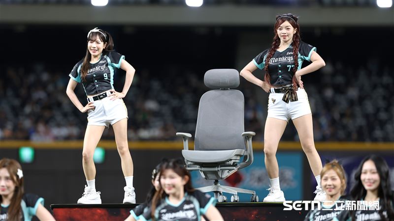 樂天女孩日籍成員Kaho（左）。（圖／記者劉彥池攝影）