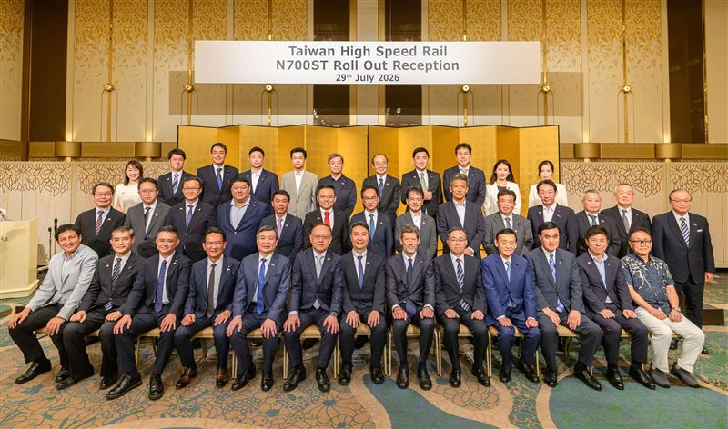 台灣高鐵新世代列車N700ST將於明（30）日在日本山口縣日立笠戶工廠正式出廠。不過，因日前熊本發生規模7.1強震，今（29）日晚間台灣高鐵公司與日立公司在福岡舉辦的感謝晚會，也成為台日攜手援助震災的重要場合