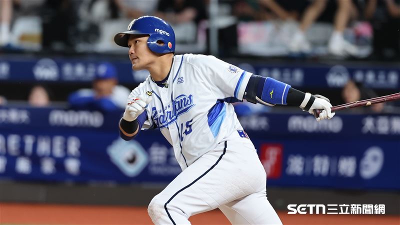 鄭浩均4.1局失9分　富邦狂掃18安打爆兄弟