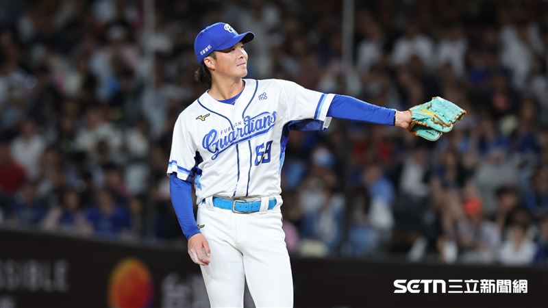富邦悍將先發投手鈴木駿輔。（圖／記者劉彥池攝影）