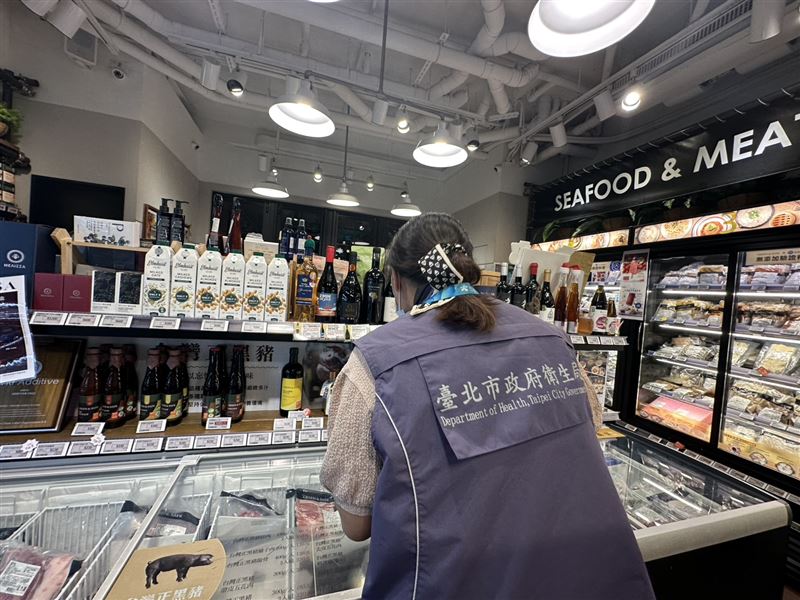 衛生局永豐餘稽查情形。(圖/北市衛生局提供)