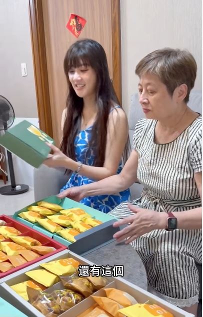 林逸欣提前回家陪媽媽過中秋節。(圖/翻攝自IG)