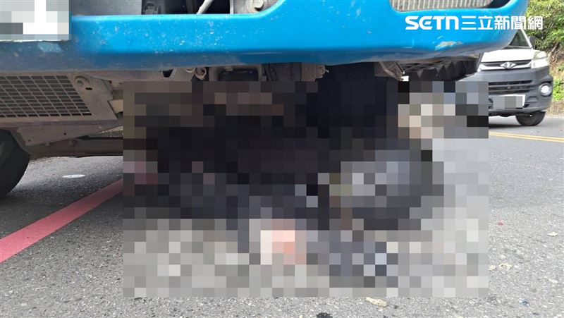 18歲重機男摔車外拋!身體對折捲車底慘死