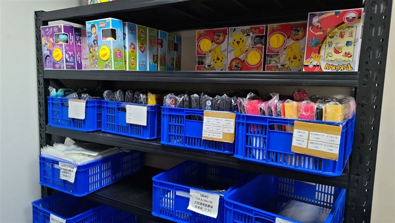韓姓三兄弟以「現貨供應、原廠品質保證」等話術,誘騙消費者購買。(圖/翻攝畫面)