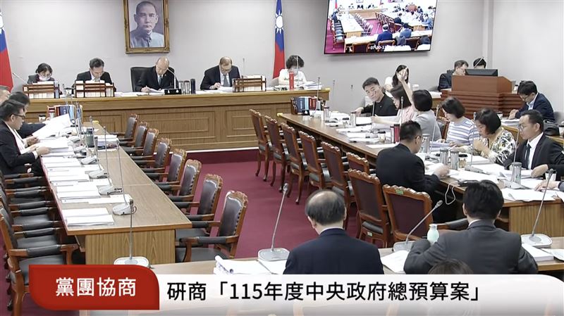 翁曉玲要求發言說明提案理由,沒想到韓國瑜僅淡淡回道「我已經全數保留了,不再發言」。(圖/翻攝自國會頻道)