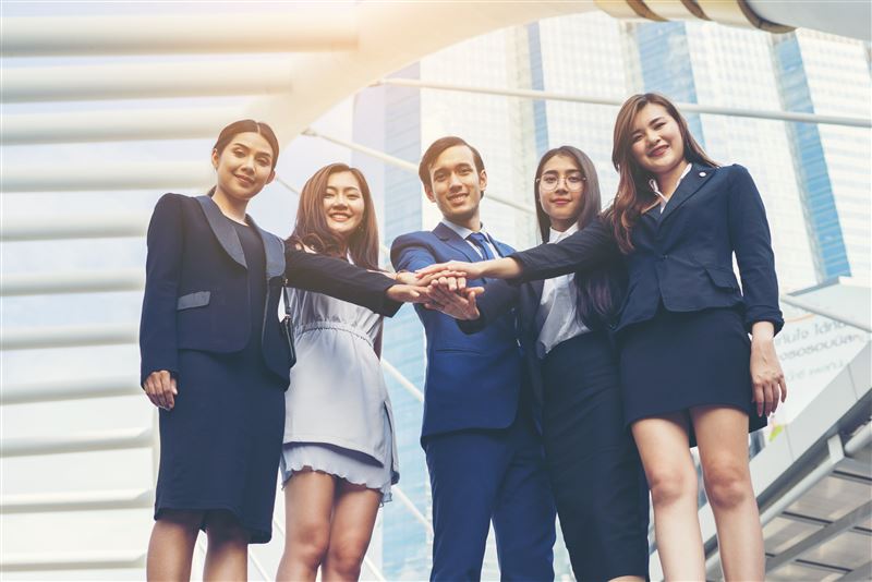 2024年男性平均每人所得新台幣75萬4172元，女性人均所得48萬9894元，性別差異倍數1.54倍，較前一年度的1.58倍縮小。（示意圖／PIXABAY）