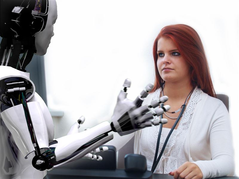 部分分析師預期，搭載人工智慧（AI）「大腦」的人形機器人，未來將廣泛應用於消費及工業領域。（示意圖／PIXABAY）