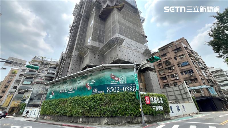 台北市2026年預售屋新推案最高單價前5名出爐!第一名是信義區「松裔」,單價226萬,以最大坪數僅25坪、1房1廳來看,總價高達6,027萬元。(圖/住展提供)