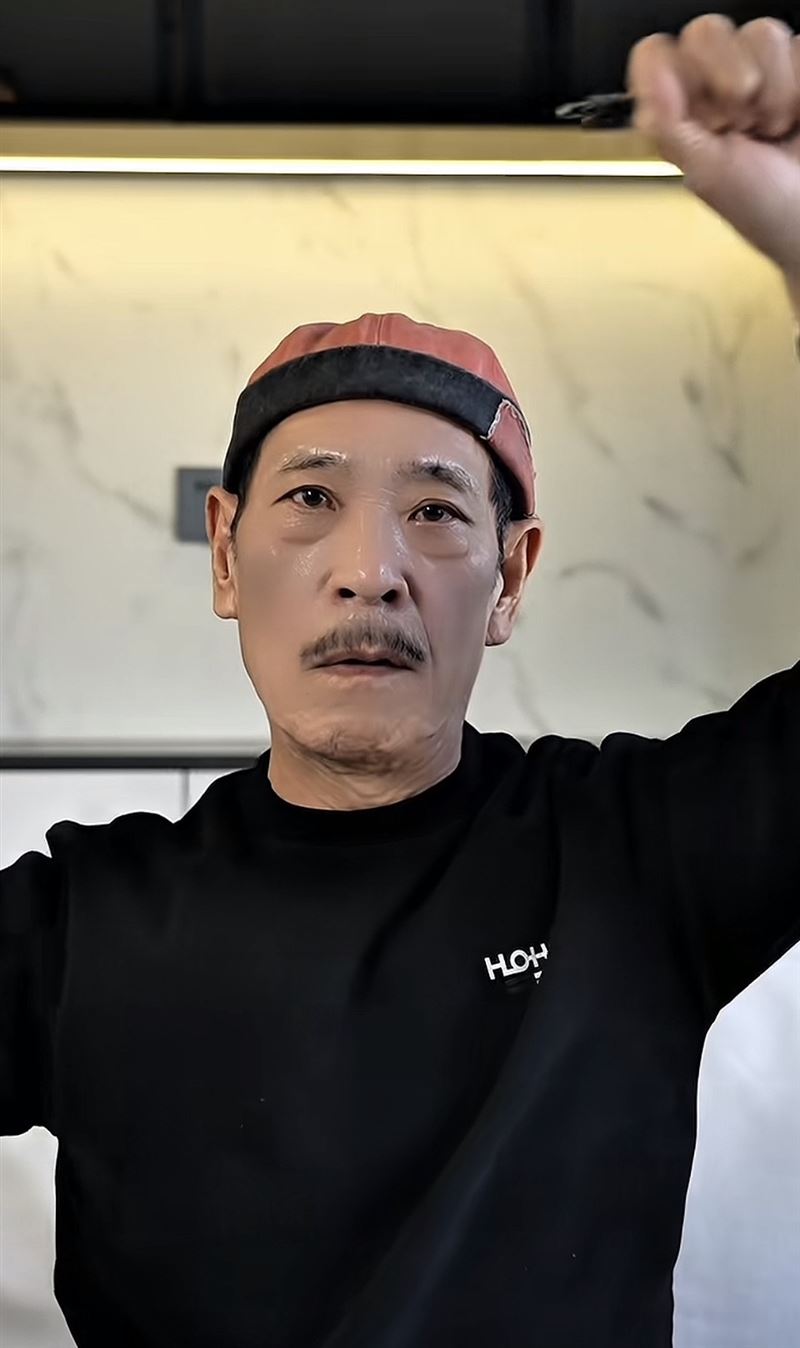 殭屍道長鍾發拍短影音爆紅。（圖／翻攝自 鍾發 抖音）