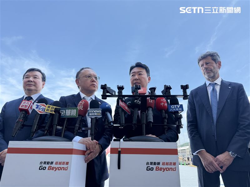 史哲進一步透露，目前服役中的700T列車已投入營運近20年，也到了評估重置的時機，這將是高鐵下一項重要工作。（圖／記者李育道攝影）