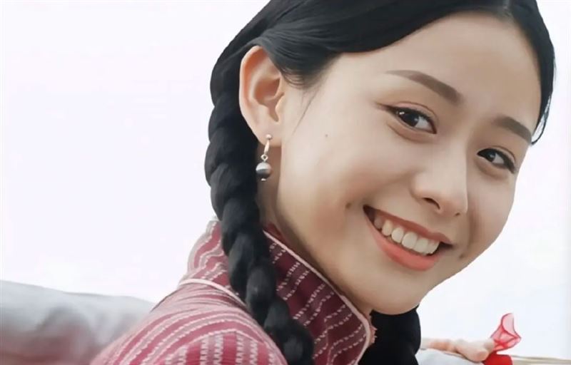 《給阿嬤的情書》票房近百億!3封信哭翻5800萬人,主題曲《月下煮茶》演唱者陳佳跟鄧麗君緣份感動曝光。(圖/翻攝自豆瓣電影)