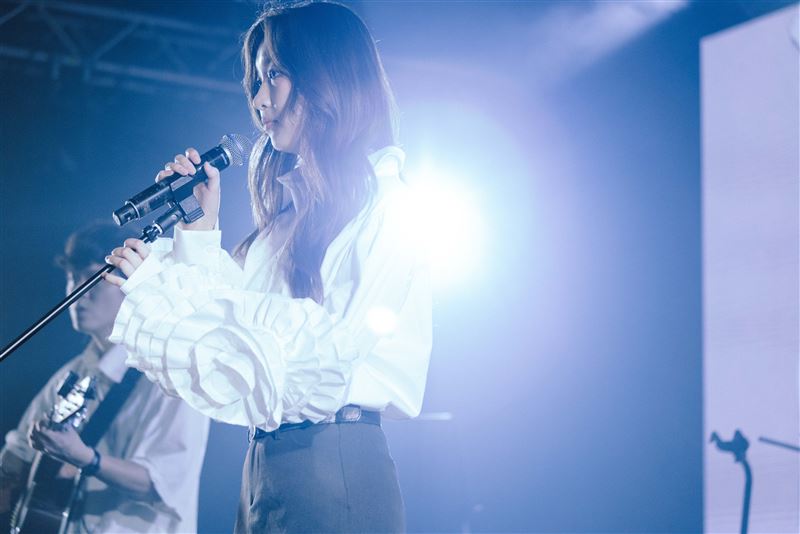 馬愷伶登上「ID.音樂節」公開演唱3首新歌。(圖/嵐澄創藝、ID音樂節提供)