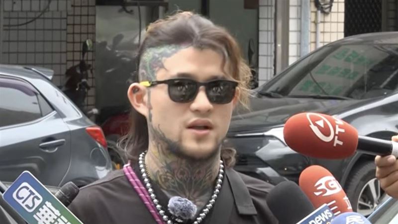 重讀天月（陳昱中）坦承和孫安佐兩人各走各的，但還是把對方當好朋友。（圖／翻攝畫面）