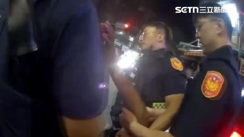 警盤查巧逮通緝犯