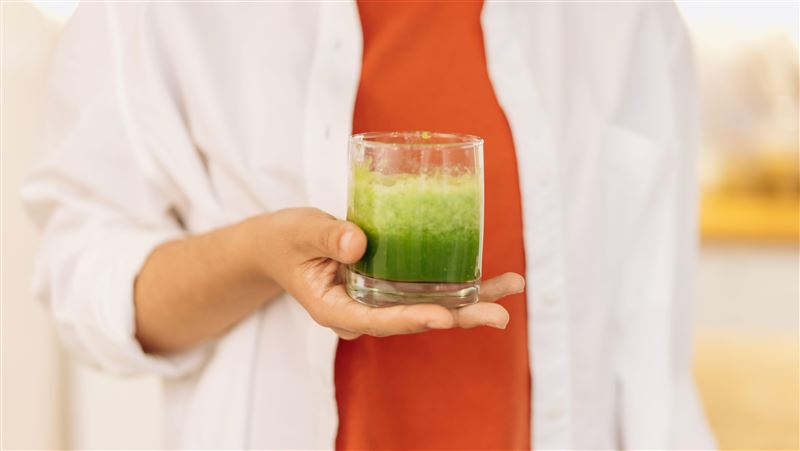 中醫師提醒，西芹雖然富含膳食纖維、植化素及抗氧化成分，但並非人人都適合天天飲用。（示意圖／Pexels）