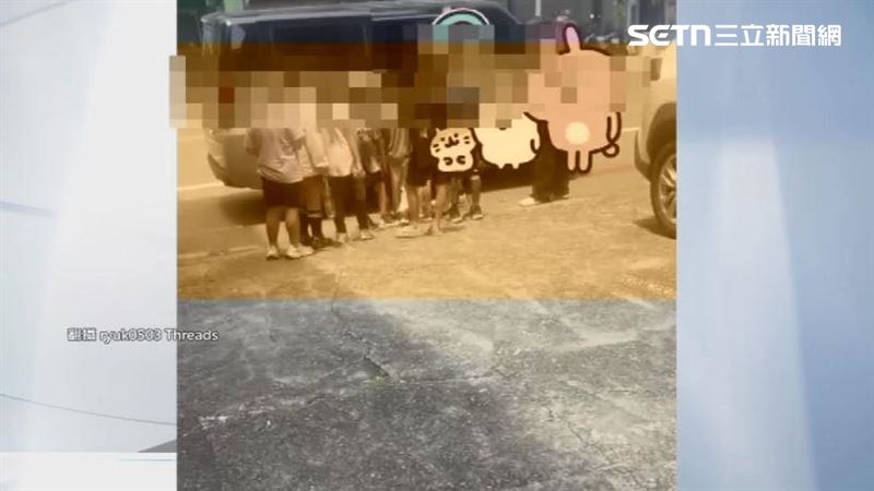 台南有補習班遭直擊用8人座廂型車載學童,而且一口氣擠了十幾個小朋友,涉及超載。(圖/翻攝自Threads @ryuk0503)