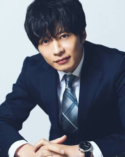日本男星田中圭因去年捲入與永野芽郁的不倫傳聞後,演藝活動一度停擺約1年,如今正式準備回歸。(圖/翻攝自網路)
