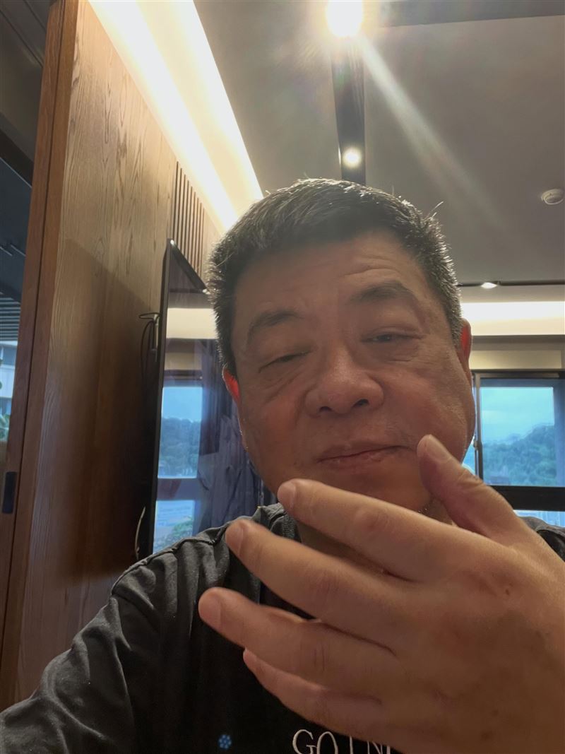 孫德榮開轟蔡阿嘎夫妻。(圖/翻攝自孫德榮臉書)