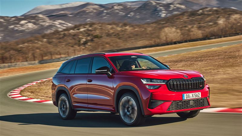 Škoda RS現身南港　還有機會飛捷克