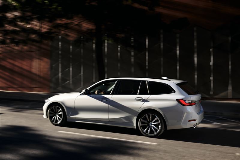 全新BMW 318i Touring旅行車。(圖/BMW提供)