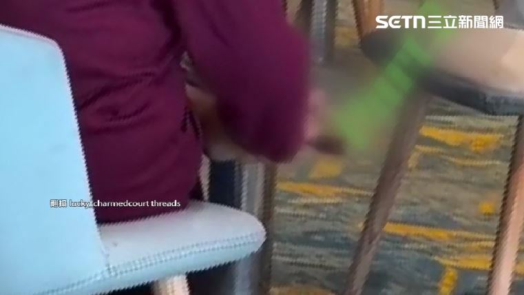 印度女搭郵輪吃buffet　刀叉摳腳皮狂掉屑
