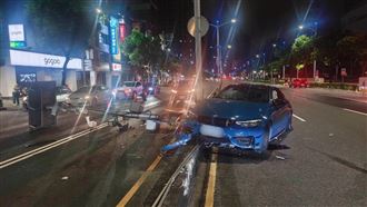 BMW失控自撞…警方科技執法當場下課