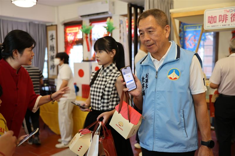 金門縣政府與悠遊卡公司30日宣布,擴大「金門商家TWQR行動支付推廣普及計畫」。(圖/金門縣產業發展處提供)