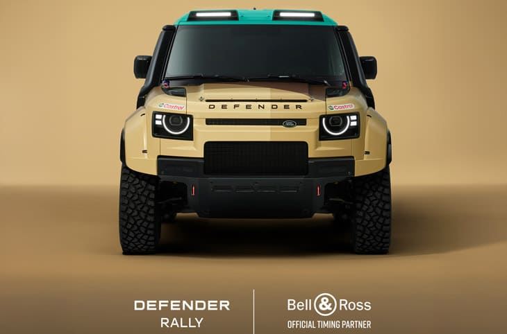 車手配戴BR-X5 Black Titanium,駕駛特製的Defender Dakar D7X-R征戰比賽。(圖/翻攝BELL & ROSS網站)