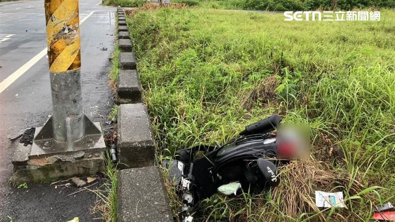 機車如砲彈衝溝「2秒奪雙姝命」畫面曝光