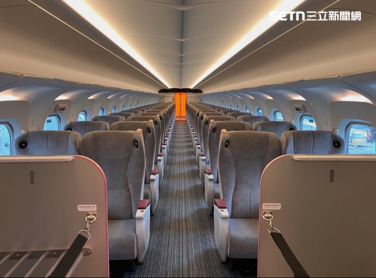 12組N700ST新車全數投入營運後,每週班次將由現行1134班提升至超過1400班,尖峰運能增加25%。(圖/記者李育道攝影)